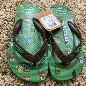 Brand new Havana, Minecraft, flip-flops